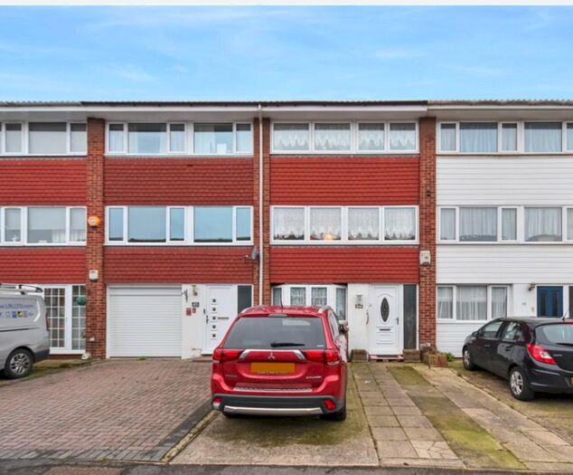 4 Bedroom Terraced House To Rent In Cyclamen Road, Swanley, BR8