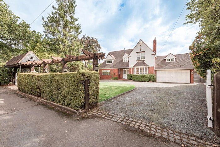 5 Bedroom Detached House For Sale In Eachelhurst Road, Sutton Coldfield, B76