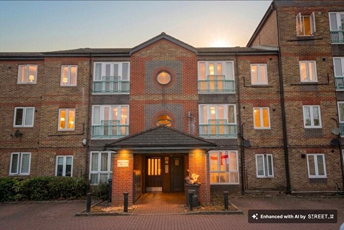 2 Bedroom Flat For Sale In Deptford Wharf, London, SE8