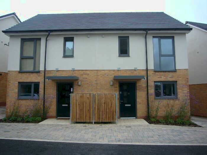 3 Bedroom Terraced House To Rent In Someries Hill, Luton, LU2