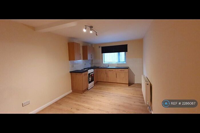 2 Bedroom Flat To Rent In Chesterfield Road North, Pleasley, Mansfield, NG19