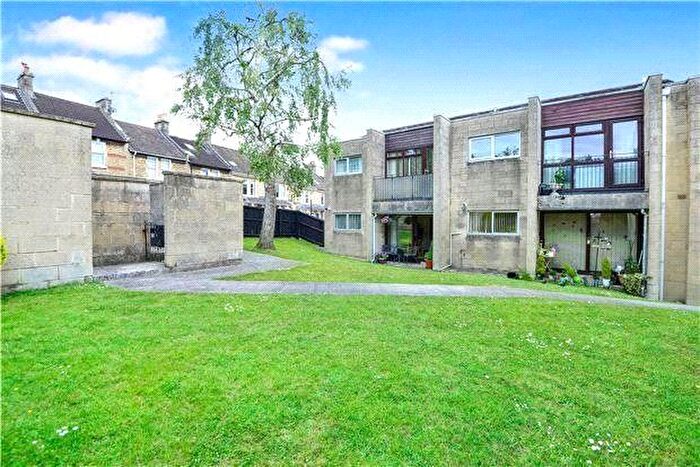 2 Bedroom Flat To Rent In Melcombe Court, Melcombe Road, Bath, BA2