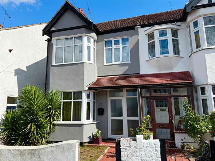 3 Bedroom Semi-Detached House For Sale In Westcliff On Sea, SS0