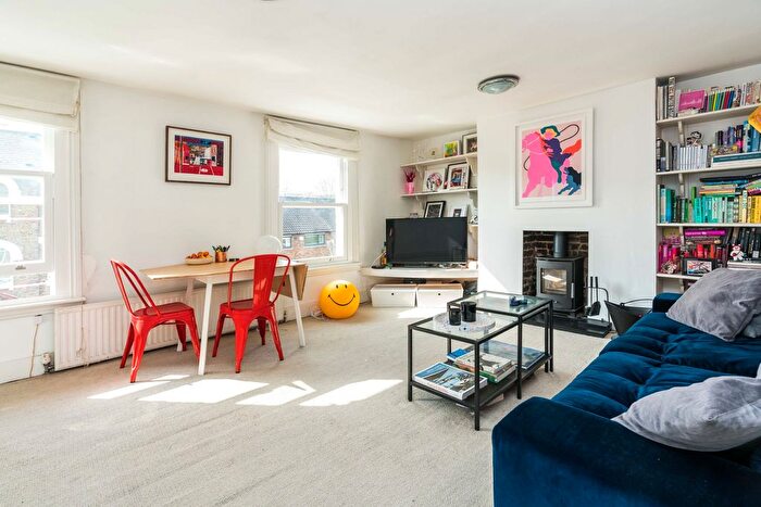 1 Bedroom Flat To Rent In Grove Hill Road, London, SE5