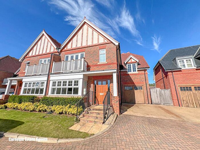 4 Bedroom Semi-Detached House For Sale In Newitt Court, Welwyn, AL6