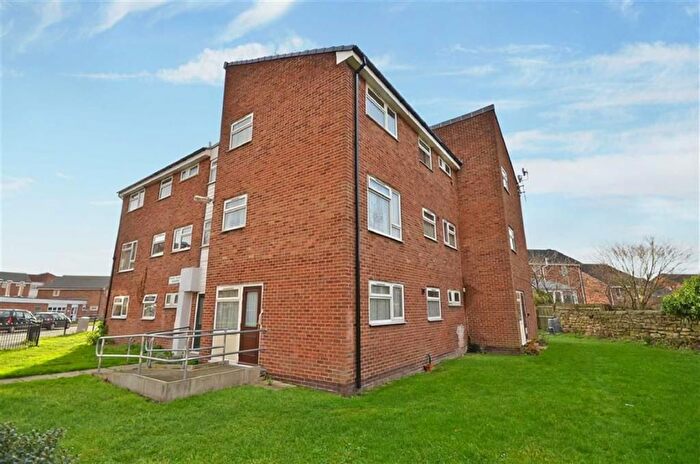 4 Bedroom Maisonette For Sale In Mount Pleasant Gardens, Kippax, Leeds, West Yorkshire, LS25