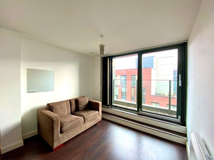 1 Bedroom Apartment To Rent In Church Street, Manchester, M4