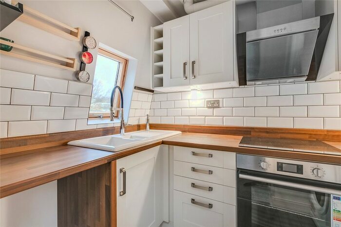 1 Bedroom Flat To Rent In Lower Richmond Road, London SW15