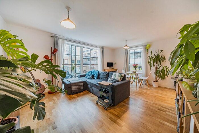 1 Bedroom Flat For Sale In York Road, Battersea, London, SW11