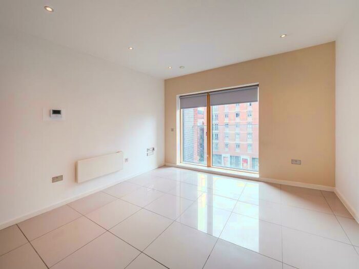 2 Bedroom Apartment To Rent In Apt . :: Ice Plant, M4