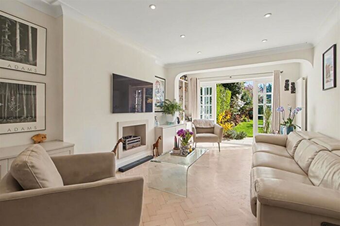 4 Bedroom House For Sale In Cornwood Close, Hampstead Garden Suburb, London, N2