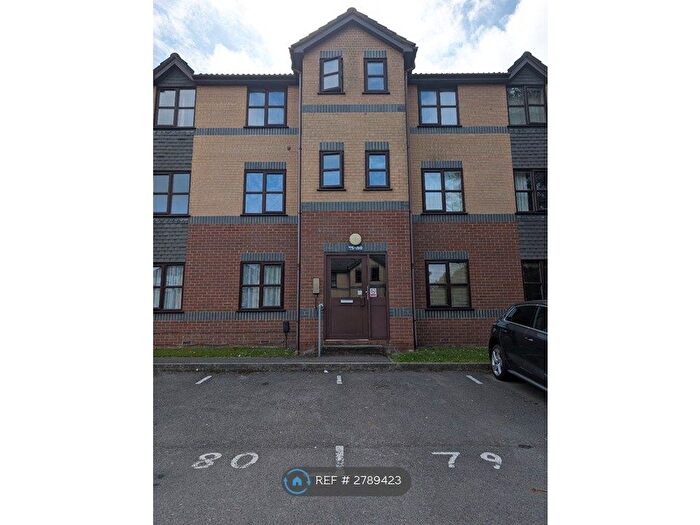 2 Bedroom Flat To Rent In Briarswood, Southampton, SO16