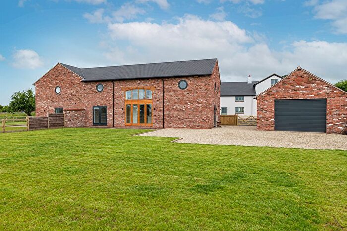 4 Bedroom Barn Conversion For Sale In Hollow Lane, Kingsley, Frodsham, WA6