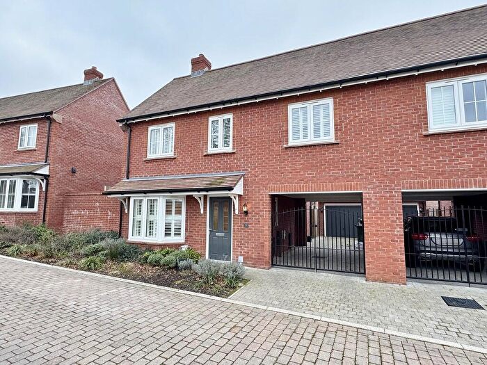 4 Bedroom Semi-Detached House For Sale In Grindall Field, Wickham, PO17