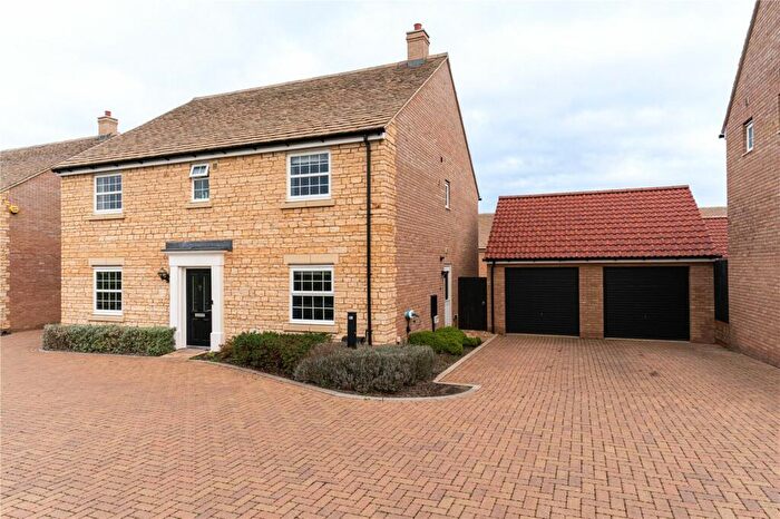 5 Bedroom Detached House For Sale In Sissons Close, Barnack, Stamford, PE9