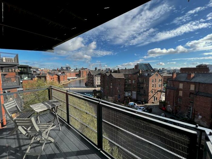 2 Bedroom Apartment To Rent In The Quays, Concordia Street, Leeds, LS1