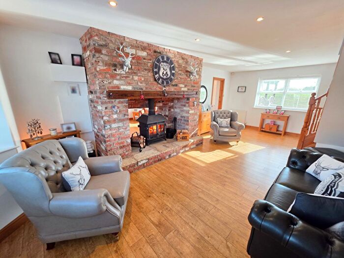 5 Bedroom Detached House For Sale In Gunthorpe, Doncaster, DN9