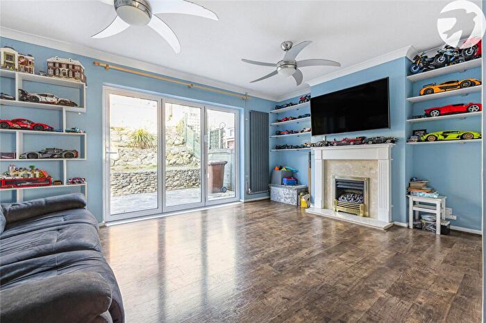 3 Bedroom Semi Detached House For Sale In Charles Drive, Cuxton, Rochester, Kent, ME2