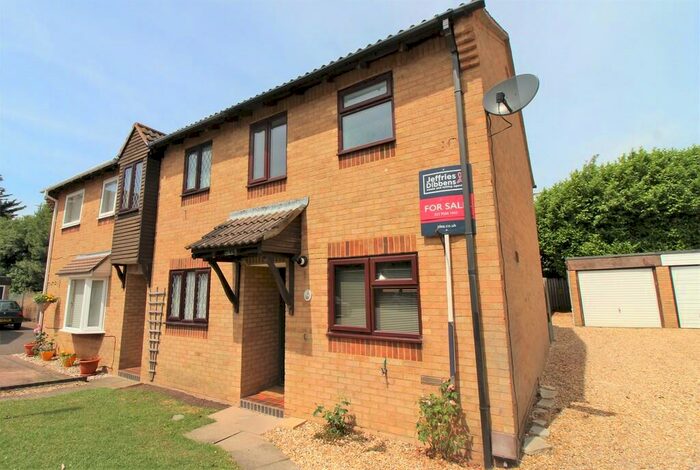 2 Bedroom End Of Terrace House To Rent In Foxley Drive, Anchorage Park, PO3