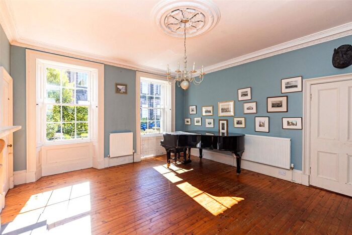 5 Bedroom End Of Terrace House To Rent In Duncan Street, Edinburgh, EH9