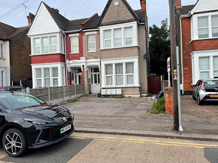 1 Bedroom Flat To Rent In Hamlet Road, Westcliff On Sea, SS0