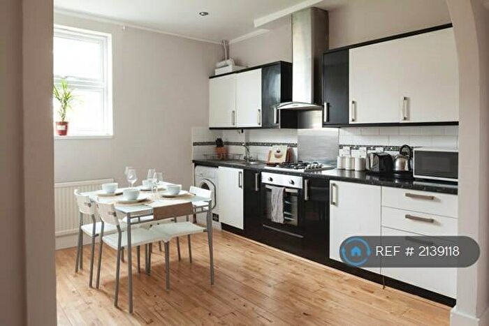 2 Bedroom Maisonette To Rent In Oval Road, Croydon, CR0