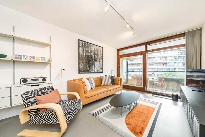 1 Bedroom Flat For Sale In Barbican, Ben Jonson House, EC2Y