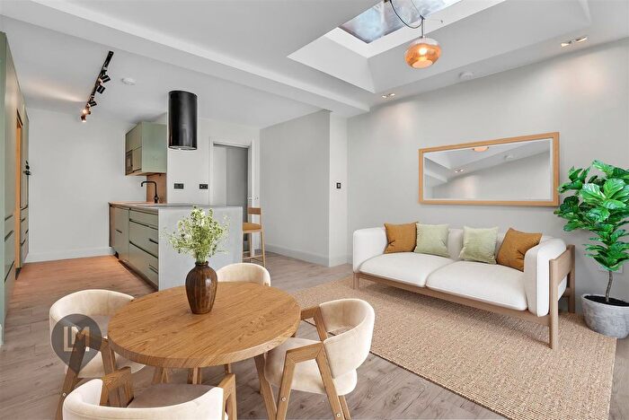 4 Bedroom Maisonette To Rent In Tilehurst Road, London, SW18