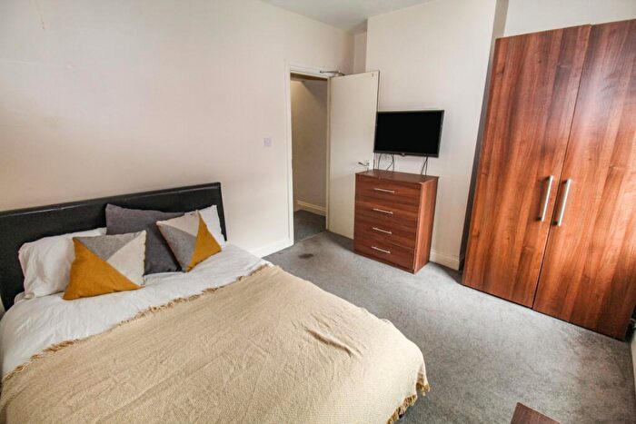 1 Bedroom End Of Terrace House To Rent In Beamsley Terrace, Hyde Park, Leeds, LS6