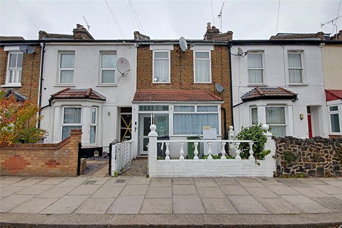 3 Bedroom Terraced House For Sale In Manor Road, London, N17