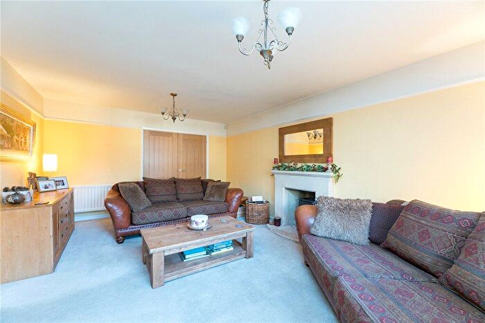 4 Bedroom Detached House For Sale In Spring View, Gildersome, Morley, Leeds, LS27