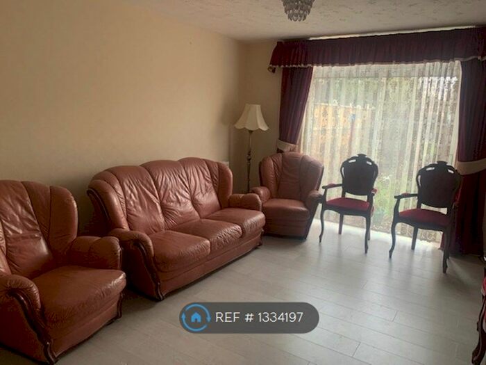 1 Bedroom Flat To Rent In Great South West Road, Hounslow, TW4