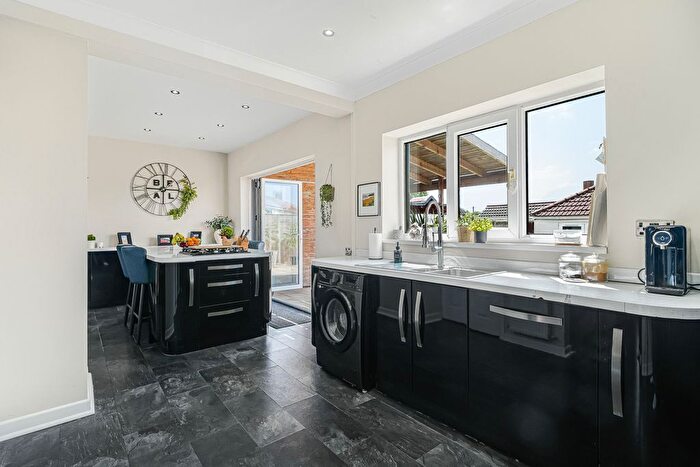 4 Bedroom Terraced House For Sale In King Georges Road, Doncaster, DN11