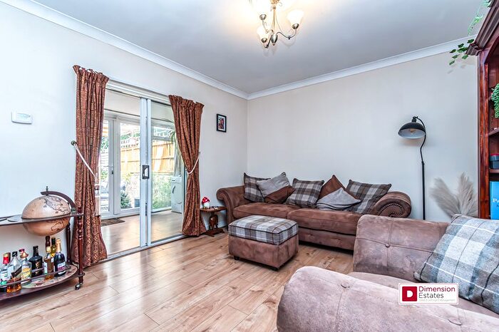 2 Bedroom Flat To Rent In Leagrave Street, Lower Clapton, Hackney, E5