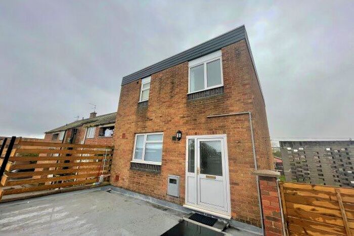 2 Bedroom Flat To Rent In Limehurst Square, Northampton, NN5