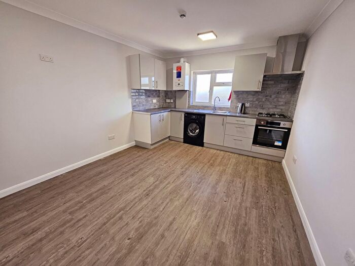 2 Bedroom Flat To Rent In Balfour Road, Ilford, IG1