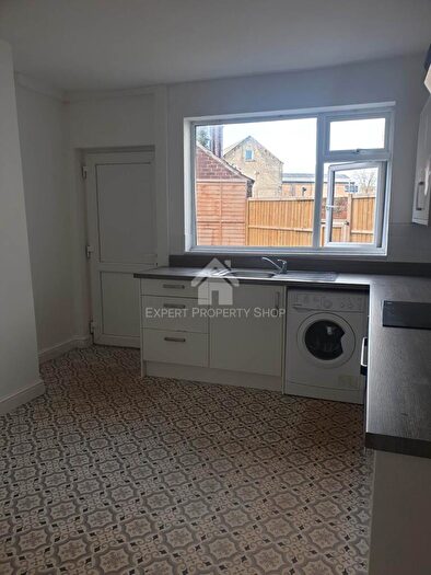 3 Bedroom Terraced House To Rent In Kilton Road, Worksop, S80