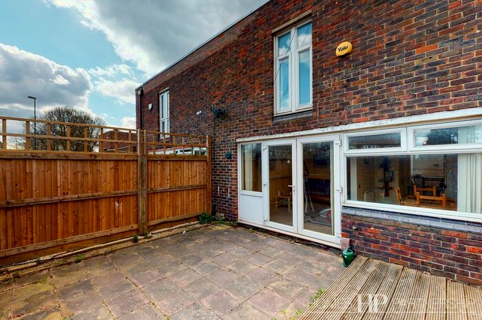 2 Bedroom Terraced House To Rent In Turnpike Place, Crawley, RH11