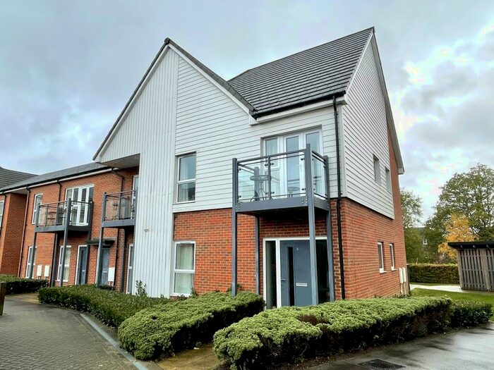 2 Bedroom Apartment To Rent In Pondtail Avenue, Faygate, Horsham, RH12