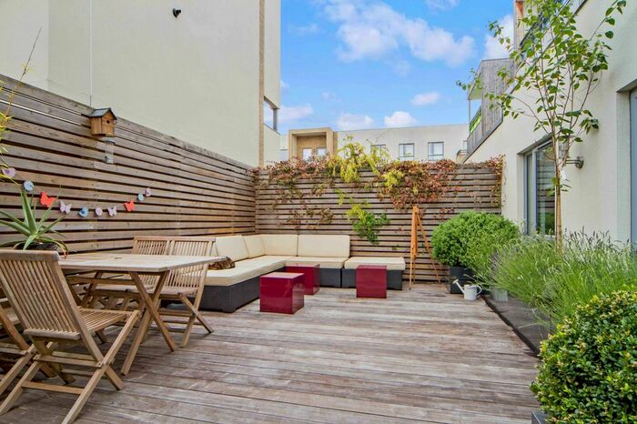 2 Bedroom Flat To Rent In Fitzwilliam Road, Cambridge, CB2