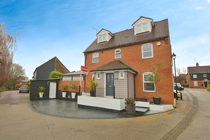 3 Bedroom Detached House For Sale In Blue Field, Ashford, TN23