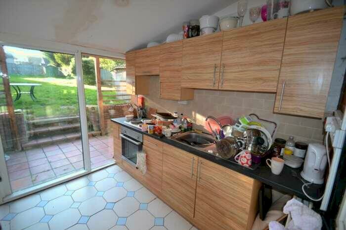 5 Bedroom Semi-Detached House To Rent In Allcroft Road, Reading, RG1