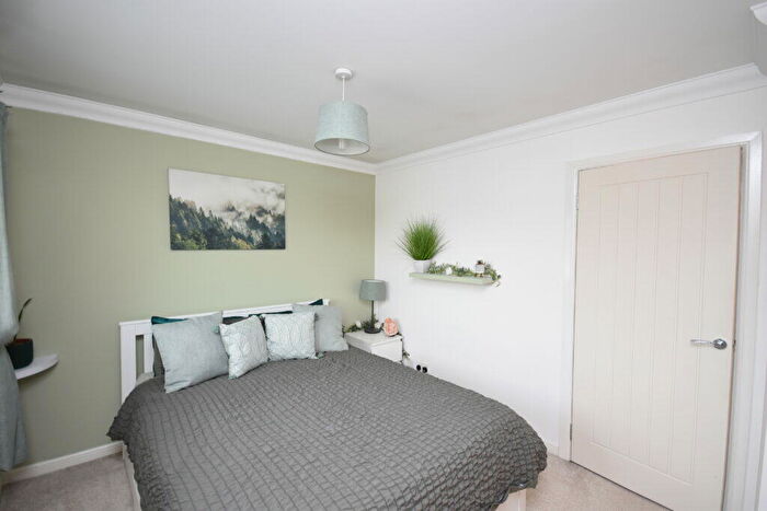 3 Bedroom Semi-Detached Villa For Sale In Bell View, Newmains, ML2