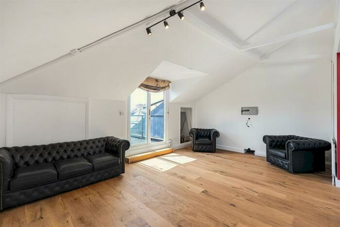 Apartment To Rent In Belsize Park Gardens, Belsize Park, NW3
