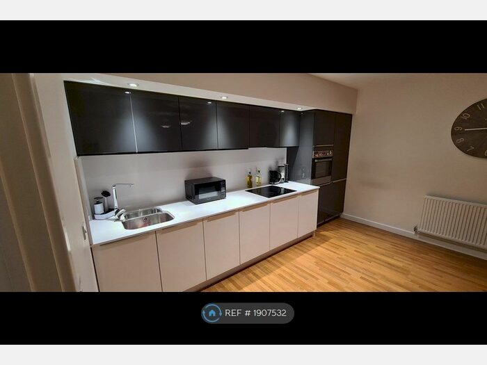 2 Bedroom Flat To Rent In Clovelly Court, West Drayton, UB7