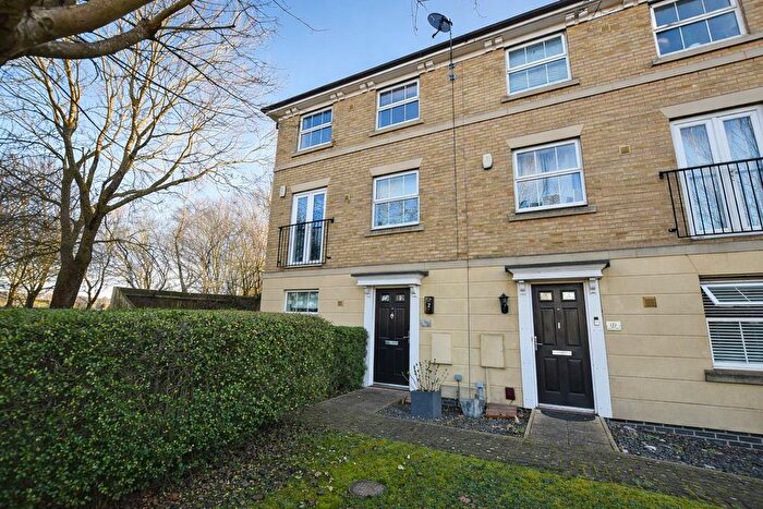 4 Bedroom Town House For Sale In Rotary Gardens, Gillingham, ME7