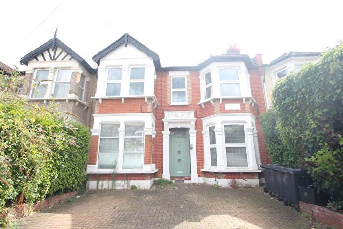 1 Bedroom Property To Rent In Cavendish Gardens Ilford, IG1