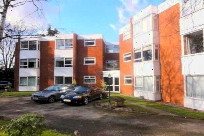 2 Bedroom Flat To Rent In Washington Court, Wolverhampton, WV3