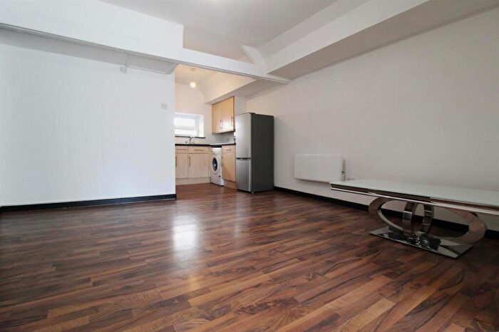 2 Bedroom Flat To Rent In Lawrence Hill, Bristol, BS5