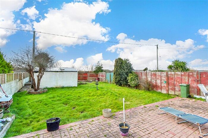 2 Bedroom Detached Bungalow For Sale In Drift Lane, Selsey, West Sussex, PO20